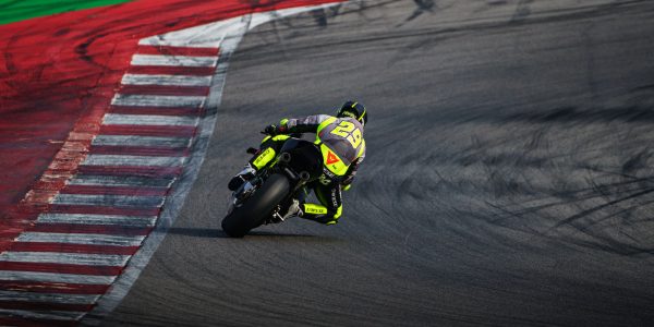 DAY 2; ANDREA IMPROVES THE RACE PACE IN PORTIMAO!